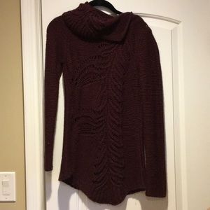 LIKE NEW!! Women’s Small Bordeaux knit sweater